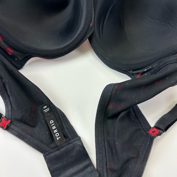 Torrid Cherry print bra 40C Perfect tee shirt red lace black underwire - Picture 7 of 8